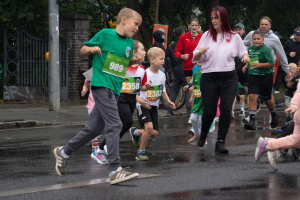 2592_DSC00350_macuti_stadtlauf