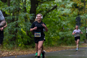 2468_DSC09827_macuti_stadtlauf