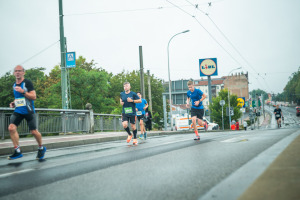 3050_fischermaedchenfilm_stadtlauf
