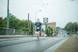 3051_fischermaedchenfilm_stadtlauf