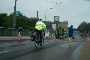 3061_fischermaedchenfilm_stadtlauf