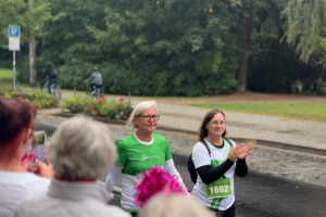3090_fischermaedchenfilm_stadtlauf