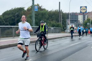 3098_fischermaedchenfilm_stadtlauf