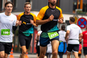 2932_DSC02203_macuti_stadtlauf